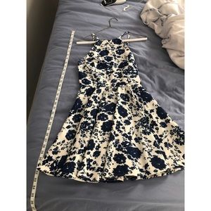 NAVY AND WHITE HIGH NECK FLORAL DRESSES SIZE SMALL